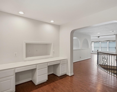 815 Chisel Point Drive - Photo Thumbnail 22