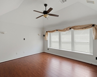 815 Chisel Point Drive - Photo Thumbnail 23