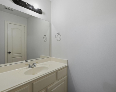 815 Chisel Point Drive - Photo Thumbnail 29