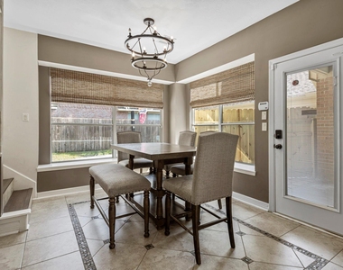 815 Chisel Point Drive - Photo Thumbnail 14