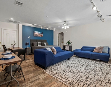 815 Chisel Point Drive - Photo Thumbnail 34