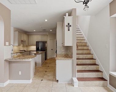 815 Chisel Point Drive - Photo Thumbnail 16