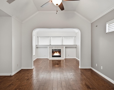 815 Chisel Point Drive - Photo Thumbnail 17
