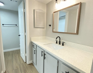 6200 W Tidwell Road - Photo Thumbnail 8
