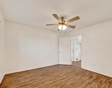 2328 Colleen Drive - Photo Thumbnail 15