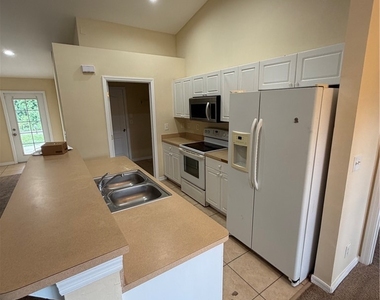 3712 3rd Street W - Photo Thumbnail 2