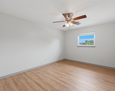 9253 Fathom Drive - Photo Thumbnail 30
