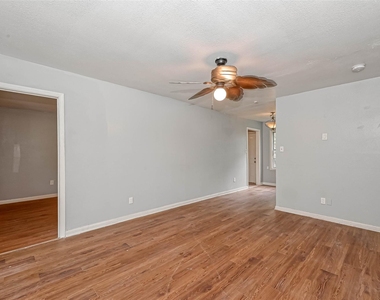 5707 Lakefield Drive - Photo Thumbnail 2