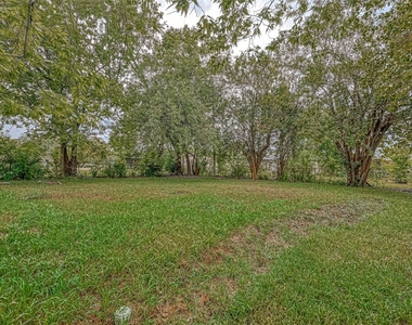 5707 Lakefield Drive - Photo Thumbnail 13