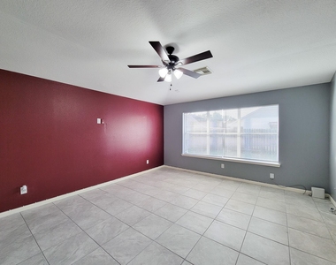1206 Hemple Drive - Photo Thumbnail 17