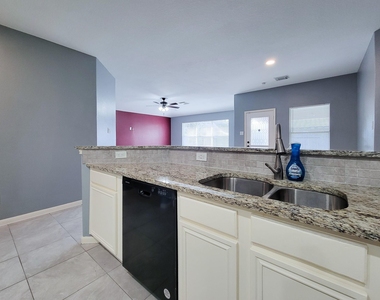 1206 Hemple Drive - Photo Thumbnail 8