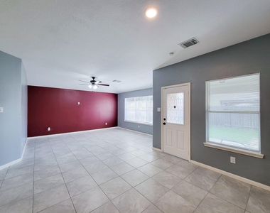 1206 Hemple Drive - Photo Thumbnail 13