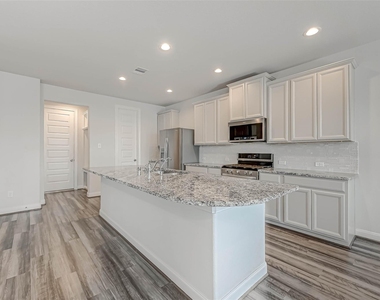 9905 Brickhouse Drive - Photo Thumbnail 7
