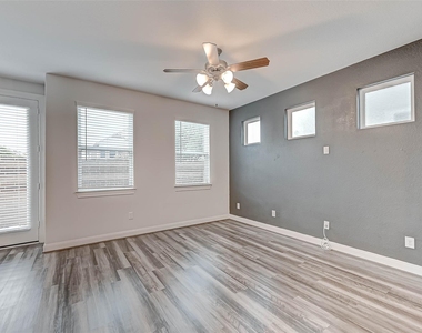 9905 Brickhouse Drive - Photo Thumbnail 11