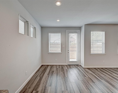 9905 Brickhouse Drive - Photo Thumbnail 10