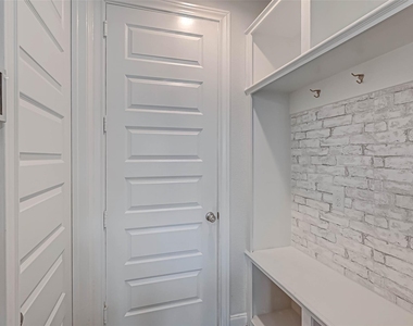 9905 Brickhouse Drive - Photo Thumbnail 17