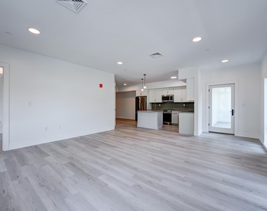 2059 Lafayette - Photo Thumbnail 4