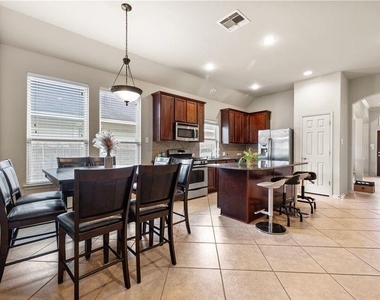 12610 Redbud Villa Lane - Photo Thumbnail 5