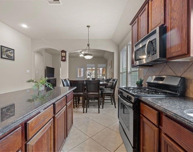 12610 Redbud Villa Lane - Photo Thumbnail 7