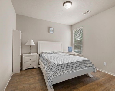 12610 Redbud Villa Lane - Photo Thumbnail 12