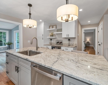 19 Granite - Photo Thumbnail 5