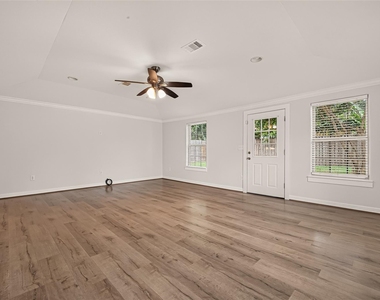 1215 Mosher Lane - Photo Thumbnail 13