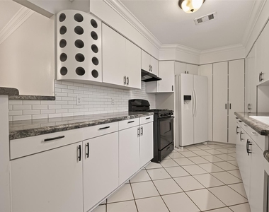 1215 Mosher Lane - Photo Thumbnail 9