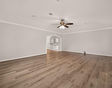 1215 Mosher Lane - Photo Thumbnail 15