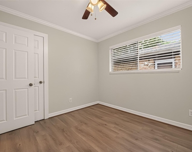 1215 Mosher Lane - Photo Thumbnail 19