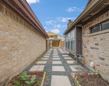 6823 Puerta Vista Lane - Photo Thumbnail 42