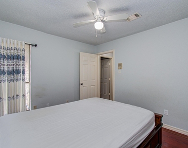 6823 Puerta Vista Lane - Photo Thumbnail 8