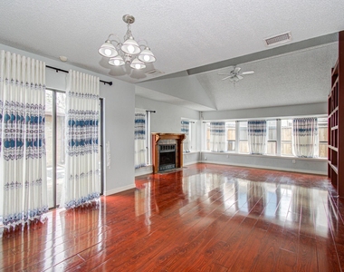 6823 Puerta Vista Lane - Photo Thumbnail 11