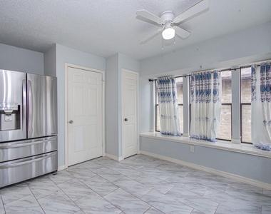 6823 Puerta Vista Lane - Photo Thumbnail 24