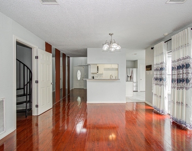 6823 Puerta Vista Lane - Photo Thumbnail 15