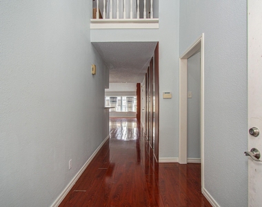 6823 Puerta Vista Lane - Photo Thumbnail 3