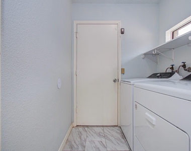 6823 Puerta Vista Lane - Photo Thumbnail 28
