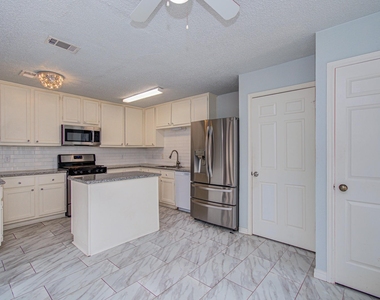 6823 Puerta Vista Lane - Photo Thumbnail 25