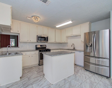 6823 Puerta Vista Lane - Photo Thumbnail 19
