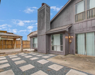 6823 Puerta Vista Lane - Photo Thumbnail 41
