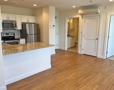 875 Elm - Photo Thumbnail 9