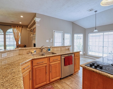 2123 Meadow Park Circle - Photo Thumbnail 11