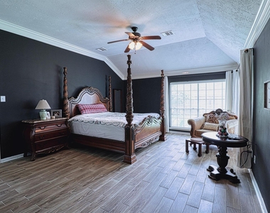 2123 Meadow Park Circle - Photo Thumbnail 14