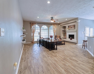 2123 Meadow Park Circle - Photo Thumbnail 7