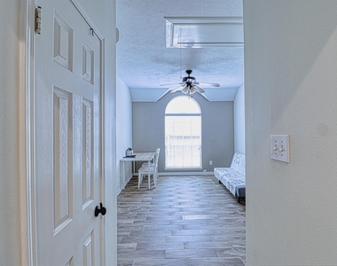 2123 Meadow Park Circle - Photo Thumbnail 19