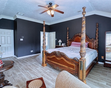 2123 Meadow Park Circle - Photo Thumbnail 15