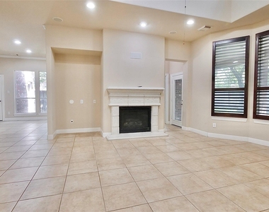 8303 Crescent Knolls Dr Drive - Photo Thumbnail 9