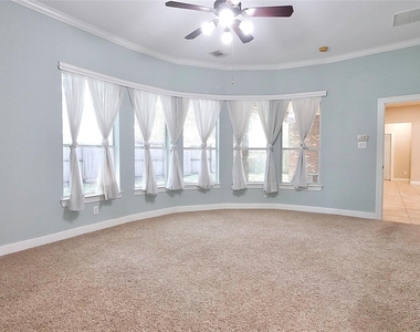 8303 Crescent Knolls Dr Drive - Photo Thumbnail 28