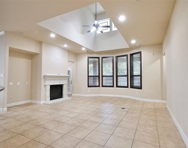 8303 Crescent Knolls Dr Drive - Photo Thumbnail 8