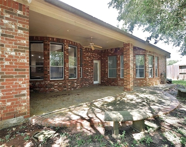 8303 Crescent Knolls Dr Drive - Photo Thumbnail 40