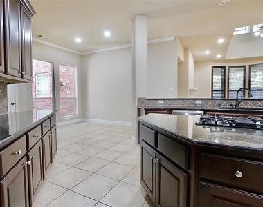 8303 Crescent Knolls Dr Drive - Photo Thumbnail 21